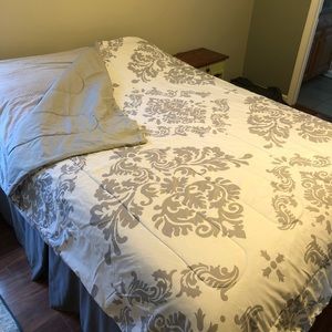 Queen Comforter